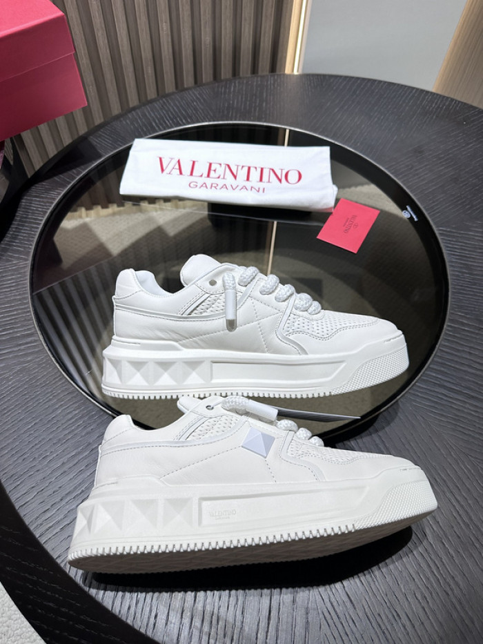 Va1e*ntin0 garavani sneaker