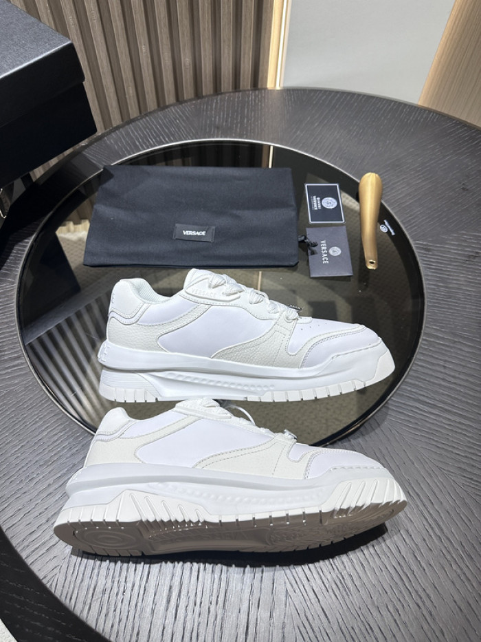 Va1e*ntin0 garavani sneaker