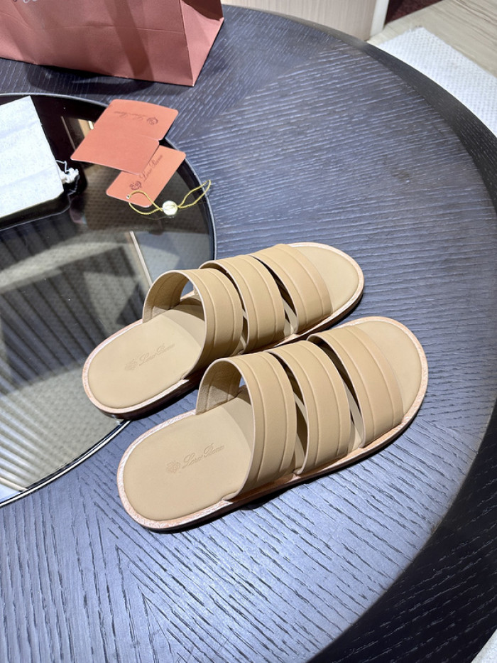L0r0 P1ana sandal