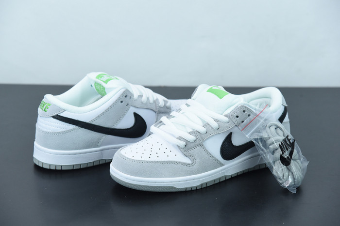 nike dunk sb low pro Ch10rophyll bq6817-011