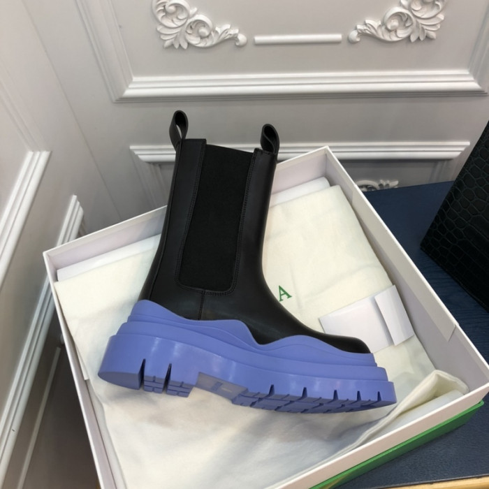 Bo*te*ga ve*ne*ta chelsea tire leather high boot