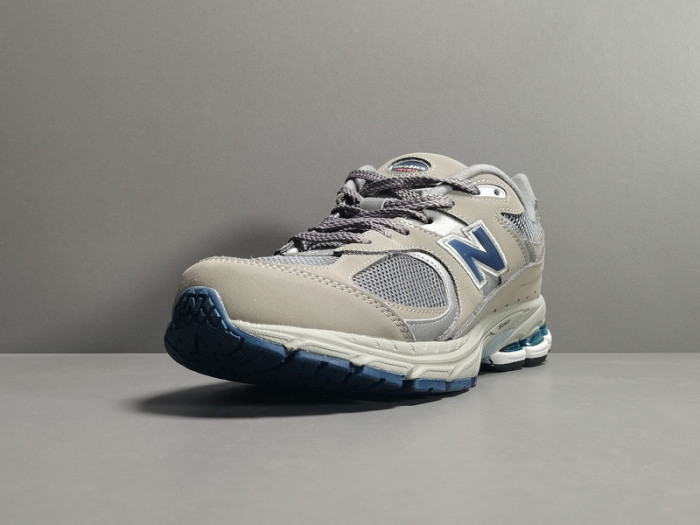 new Ba1an*e 2002r og "light grey" ml2002ra