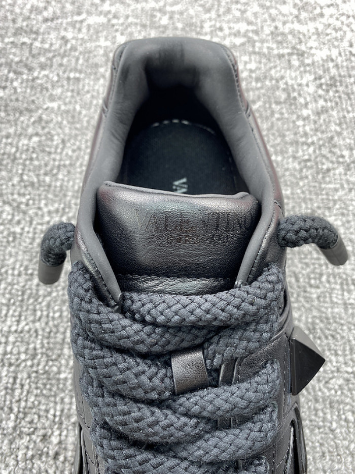Va1e*ntin0 garavani sneaker
