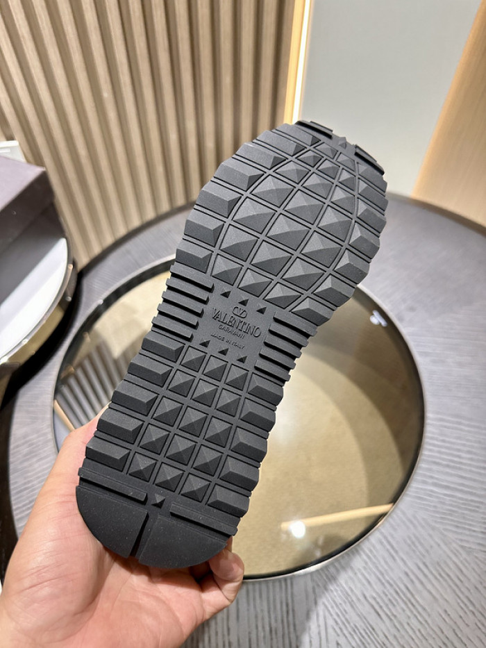 Va1e*ntin0 garavani sneaker