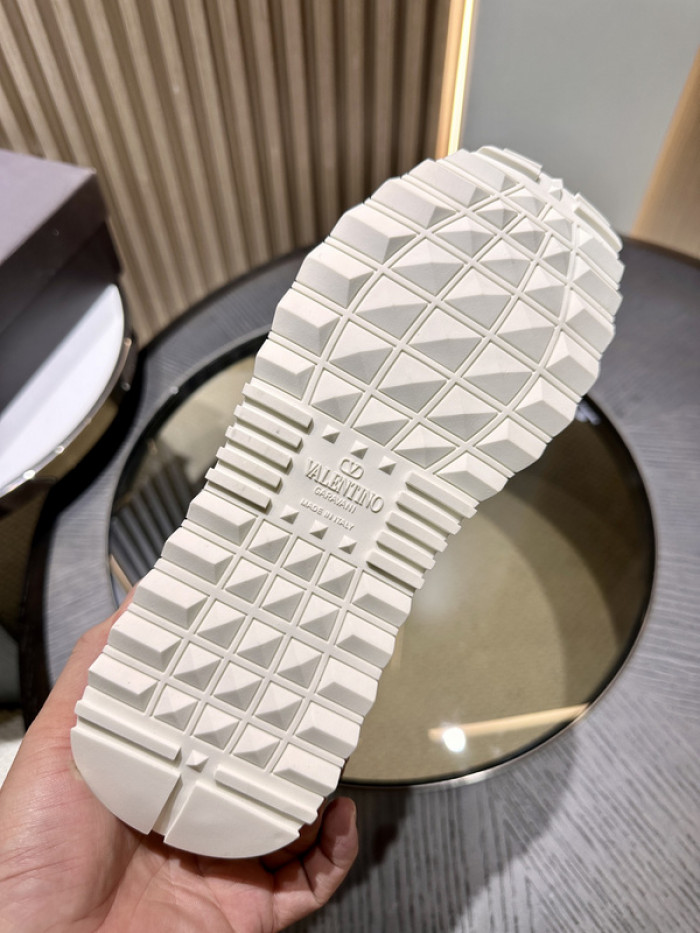 Va1e*ntin0 garavani sneaker
