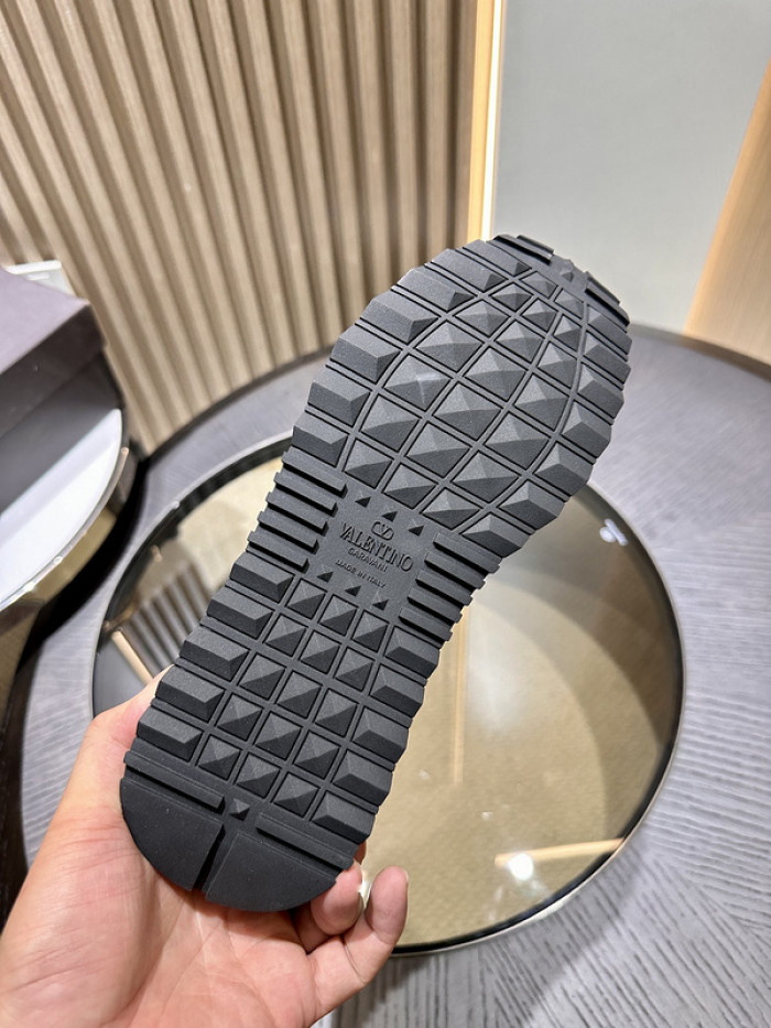 Va1e*ntin0 garavani sneaker