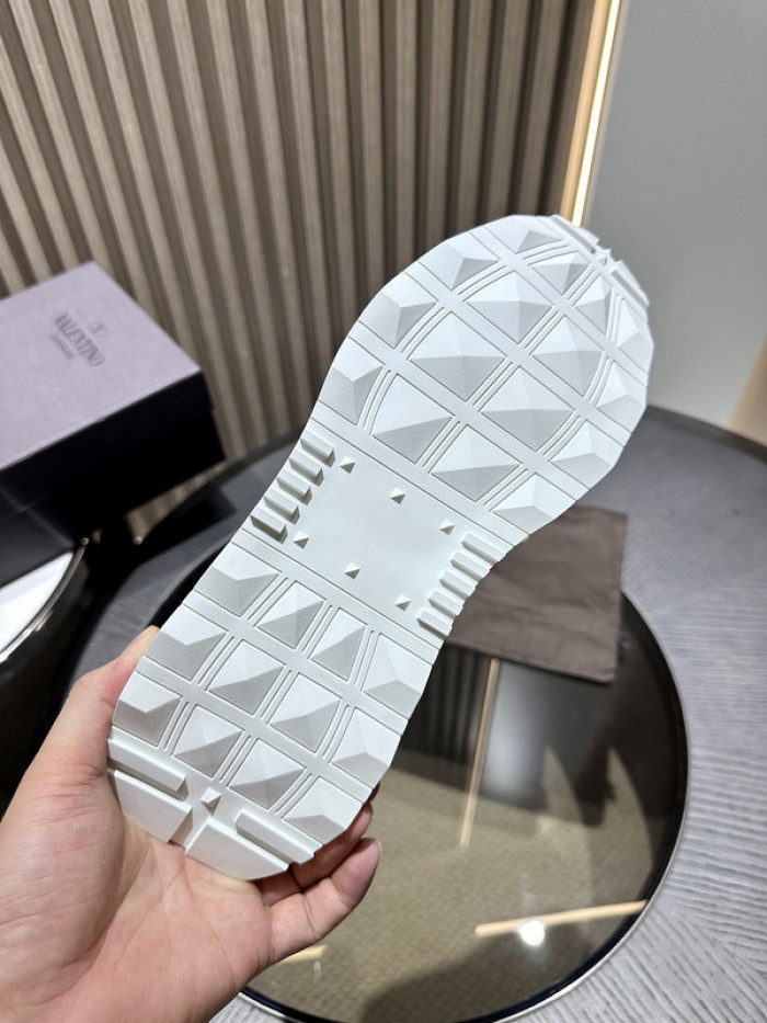 Va1e*ntin0 garavani sneaker