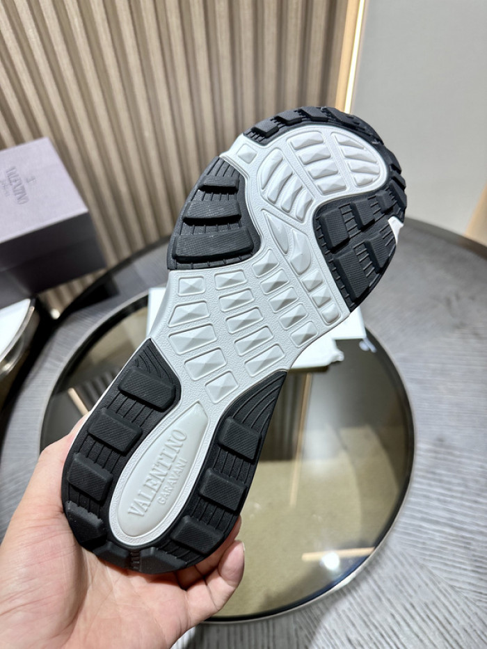 Va1e*ntin0 garavani sneaker