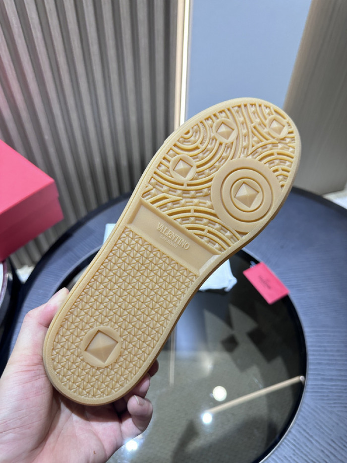 Va1e*ntin0 garavani sneaker