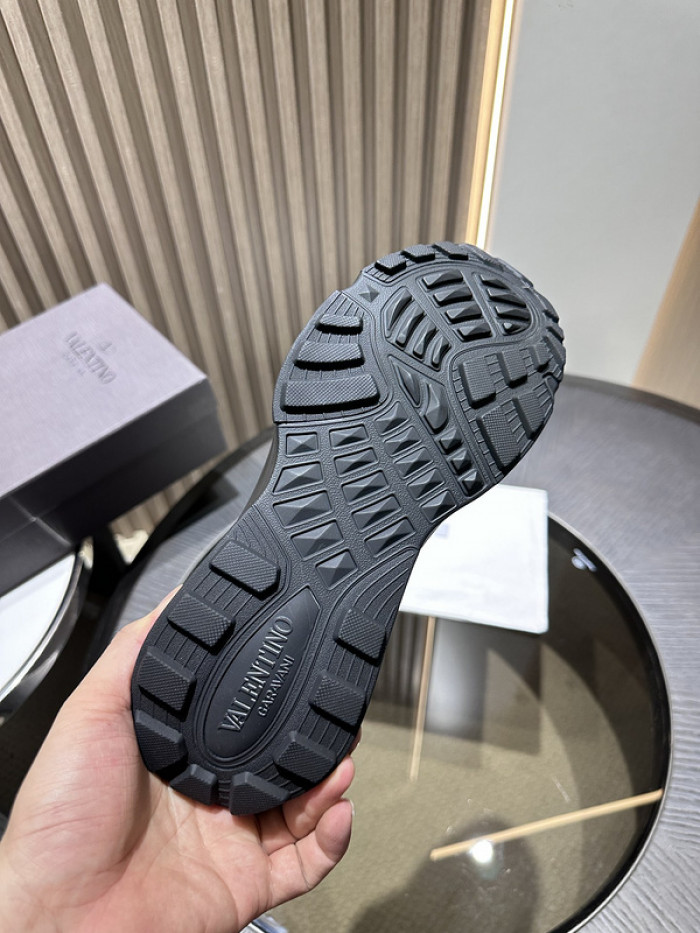 Va1e*ntin0 garavani sneaker
