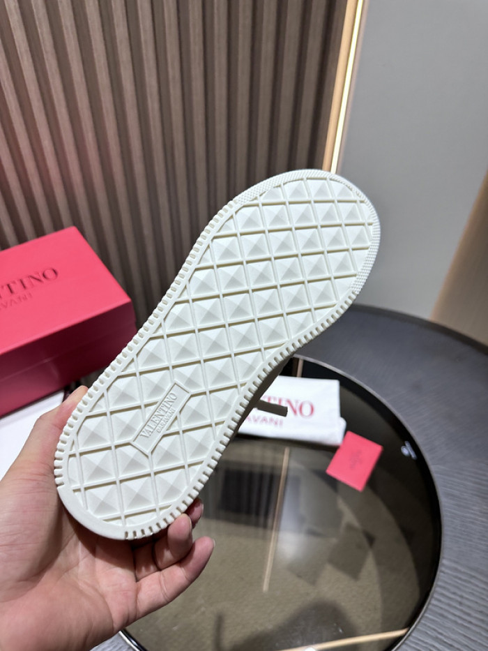 Va1e*ntin0 garavani sneaker