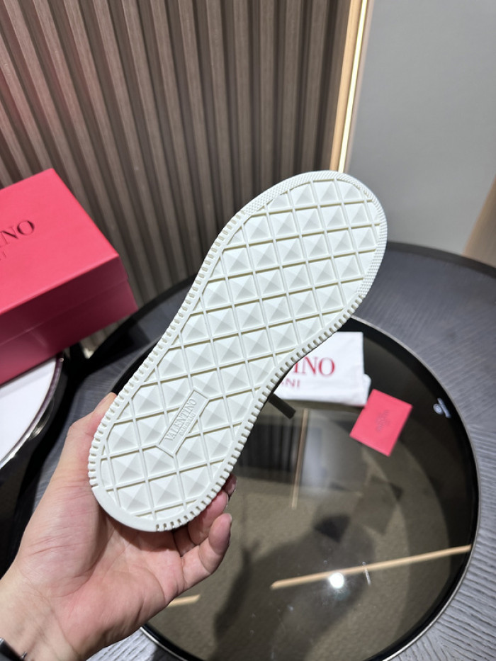Va1e*ntin0 garavani sneaker