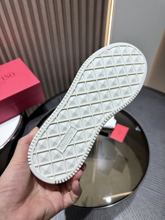 Va1e*ntin0 garavani sneaker