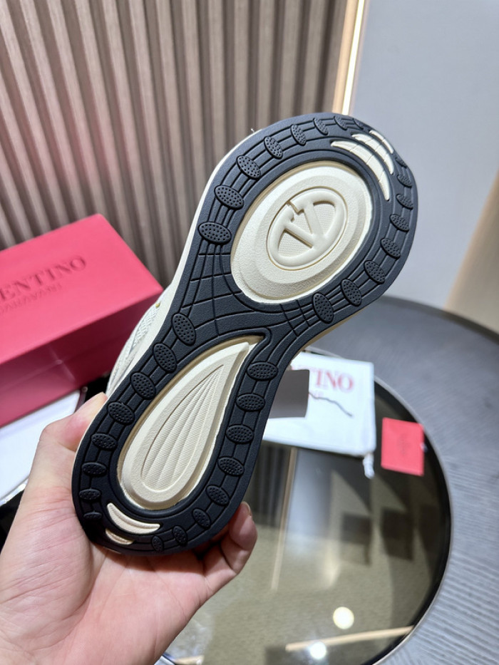 Va1e*ntin0 garavani sneaker