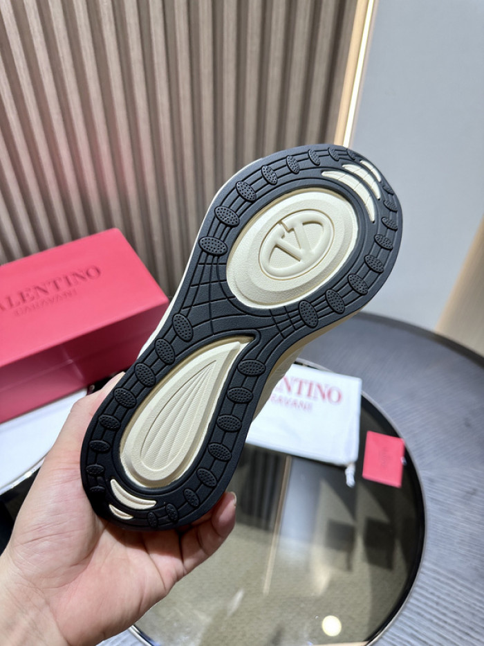 Va1e*ntin0 garavani sneaker