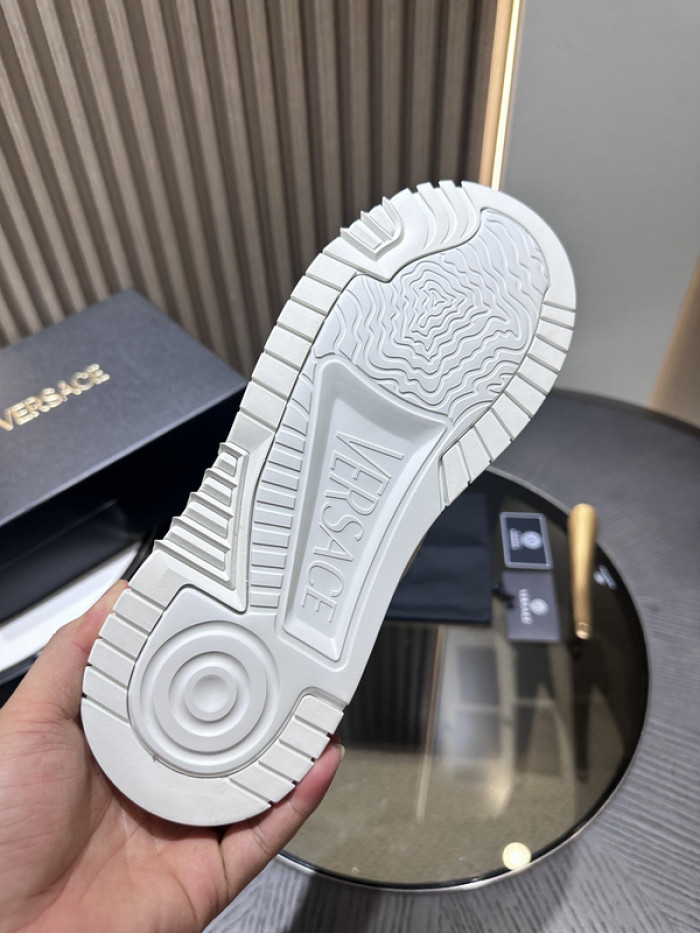 Va1e*ntin0 garavani sneaker