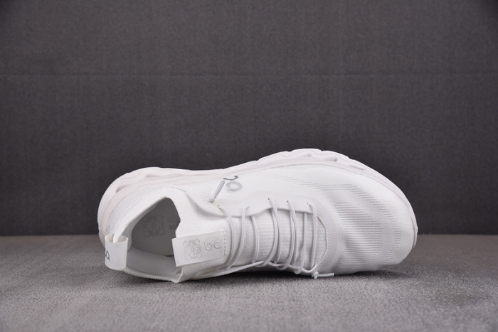 L0ew* sneaker
