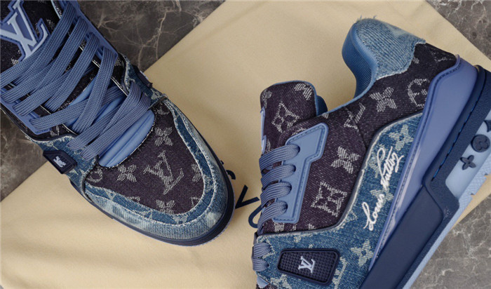 LUSV SNEAKERS