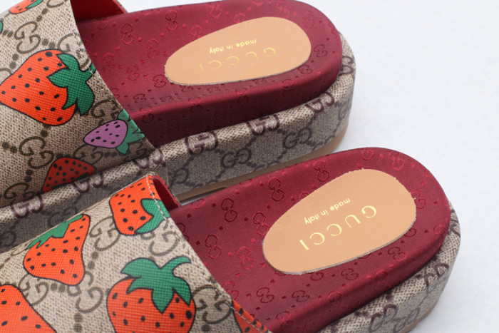 GCI GG Slide Sandal