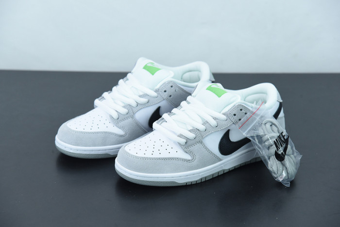 nike dunk sb low pro Ch10rophyll bq6817-011