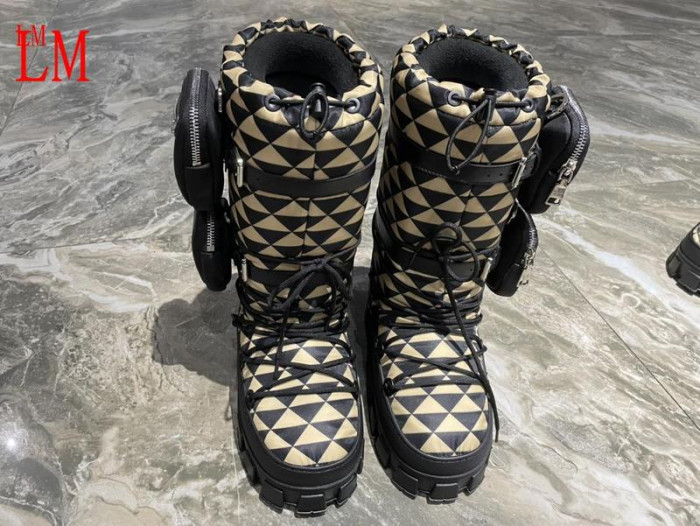 Pra*a boots