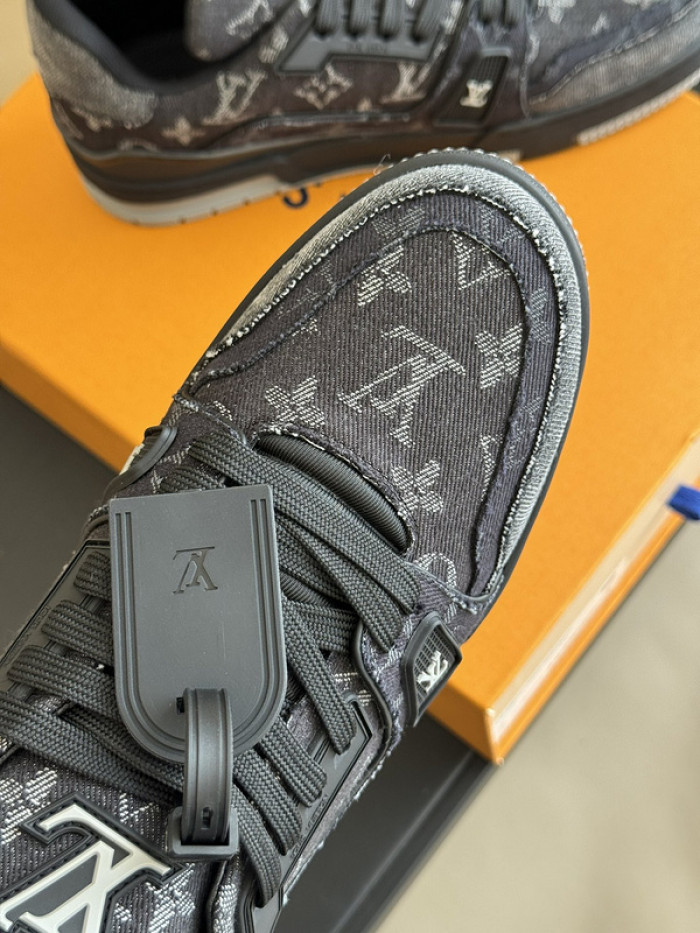 LUSV SNEAKERS