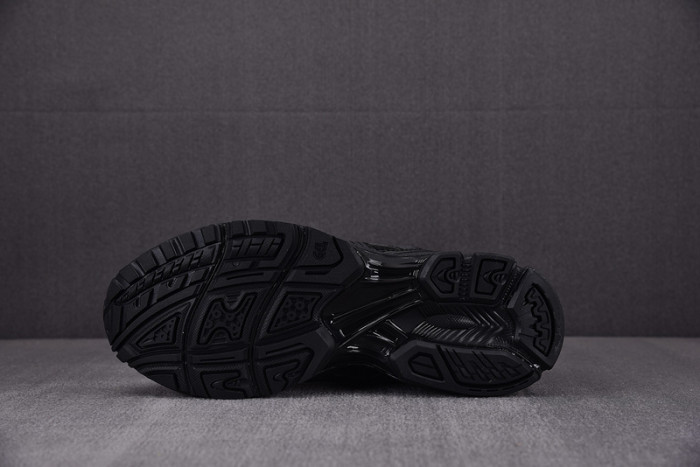 As*ic*s gel kayano triple black men