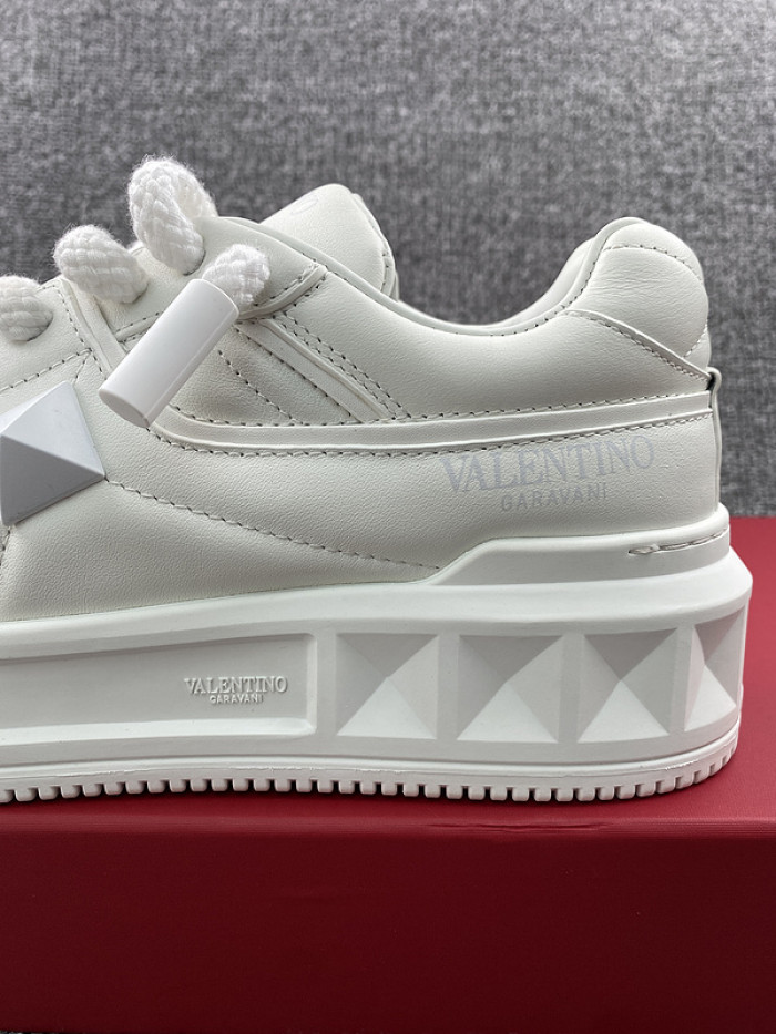 Va1e*ntin0 garavani sneaker