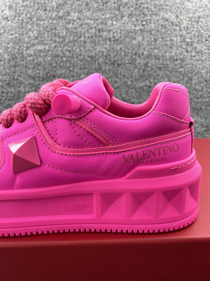 Va1e*ntin0 garavani sneaker