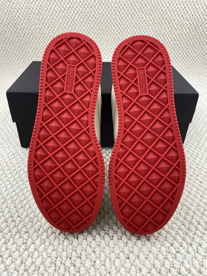 Va1e*ntin0 garavani sneaker
