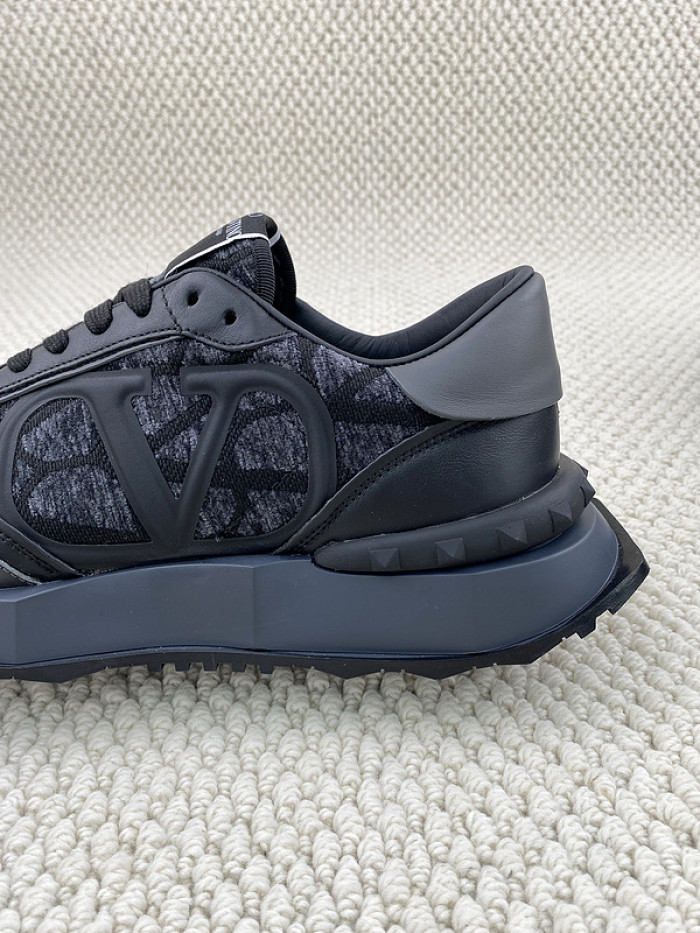 Va1e*ntin0 garavani sneaker