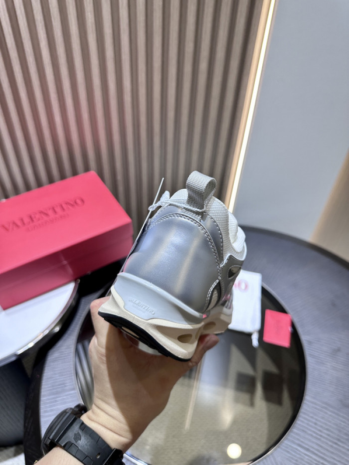 Va1e*ntin0 garavani sneaker