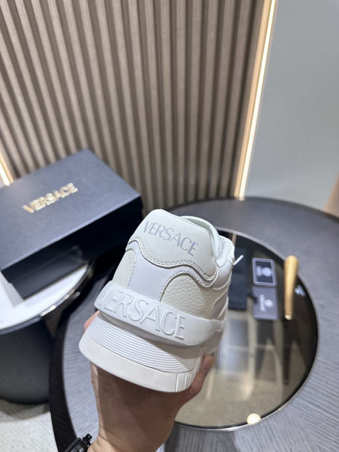 Va1e*ntin0 garavani sneaker