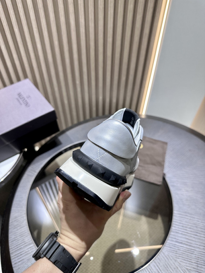 Va1e*ntin0 garavani sneaker