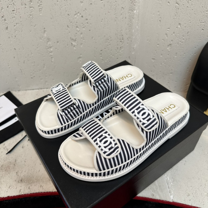 CN Slide Sandal