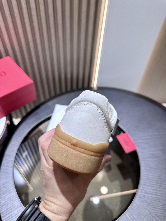 Va1e*ntin0 garavani sneaker