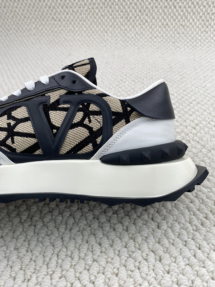 Va1e*ntin0 garavani sneaker
