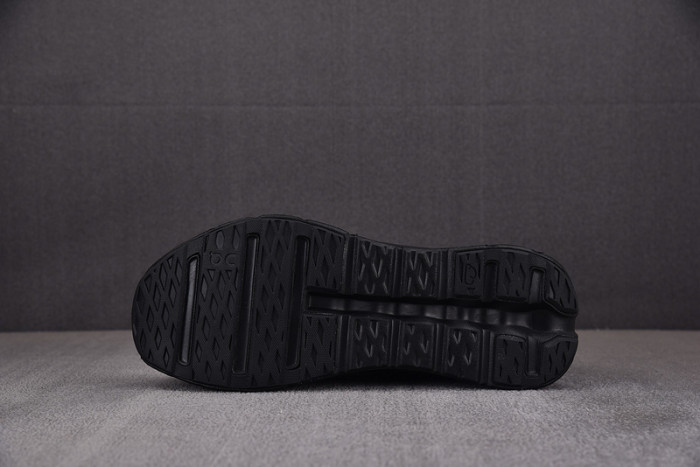 L0ew* sneaker