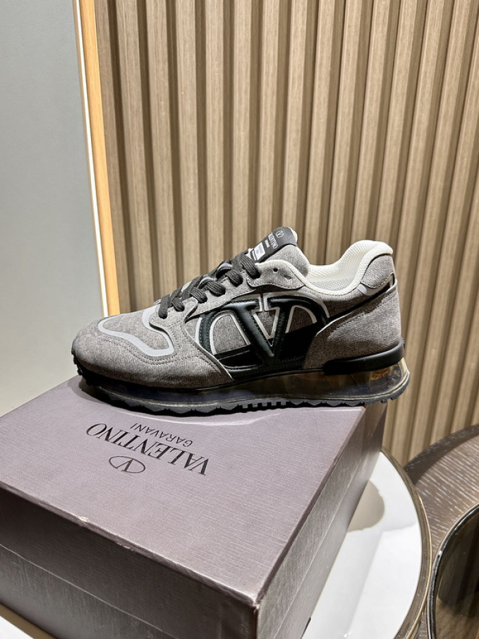 Va1e*ntin0 garavani sneaker