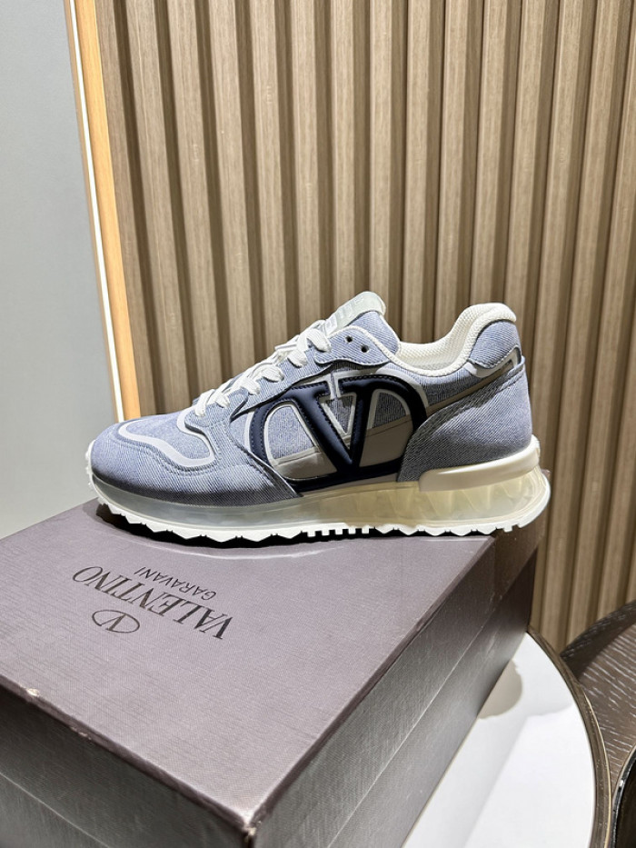 Va1e*ntin0 garavani sneaker