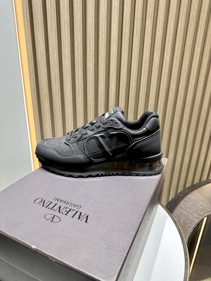 Va1e*ntin0 garavani sneaker