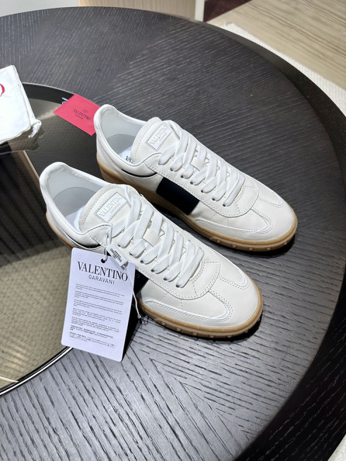 Va1e*ntin0 garavani sneaker