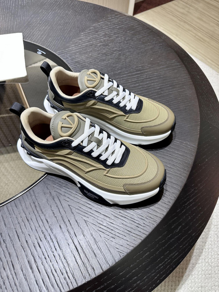 Va1e*ntin0 garavani sneaker