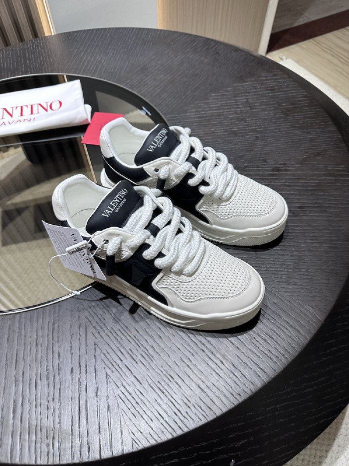 Va1e*ntin0 garavani sneaker