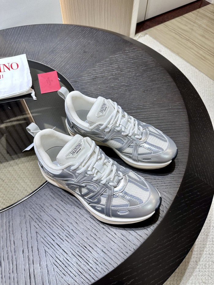 Va1e*ntin0 garavani sneaker