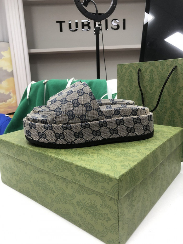 GCI GG Slide Sandal