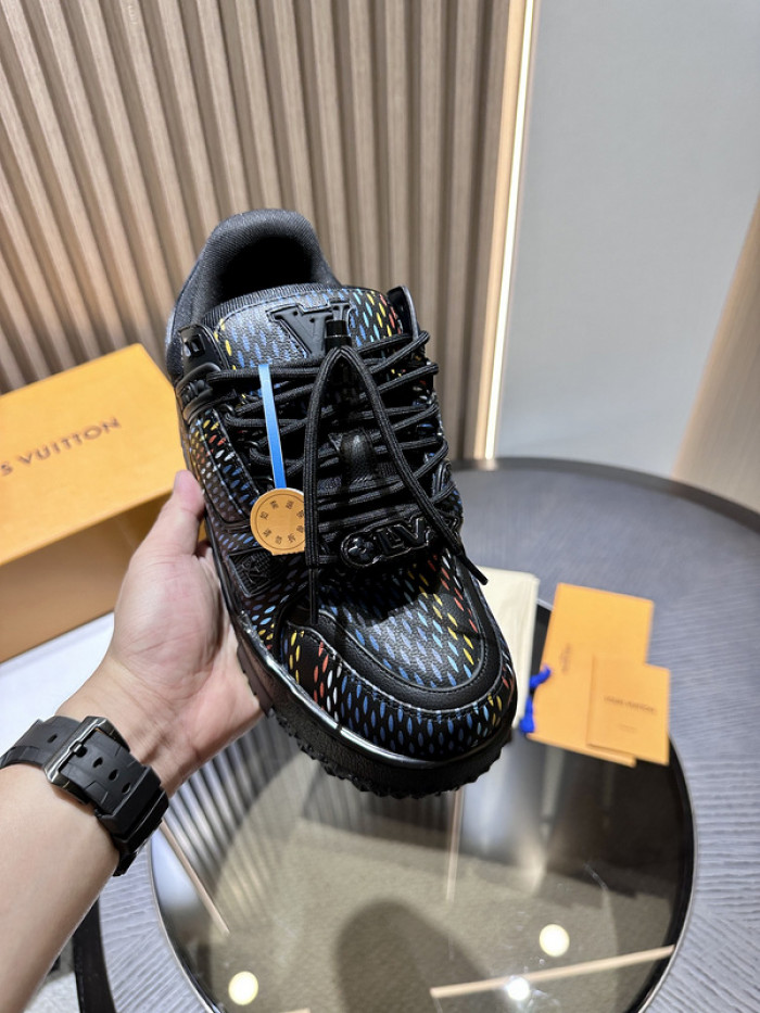 LUSV SNEAKERS