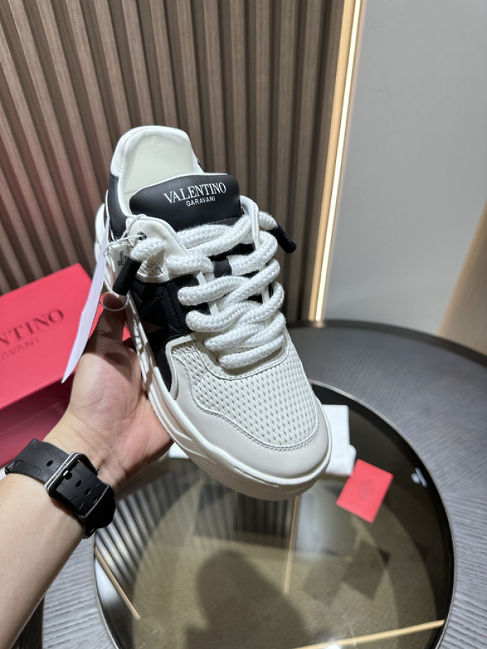 Va1e*ntin0 garavani sneaker