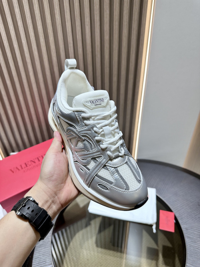 Va1e*ntin0 garavani sneaker