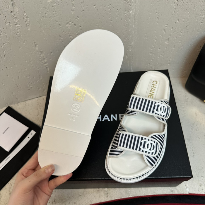 CN Slide Sandal